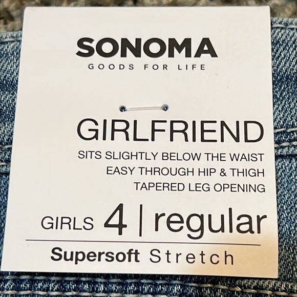 NEW Girls Girlfriend Fit Jeans Size 4 - Picture 5 of 6